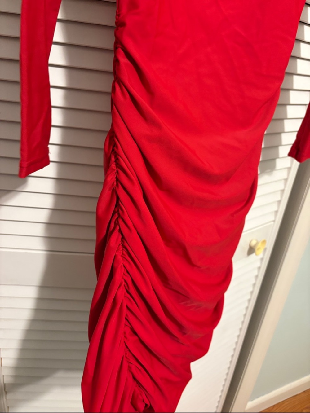 Tiger Mist Off-Shoulder Red Ruched Bodycon Dress Size M - Picture 3 of 7